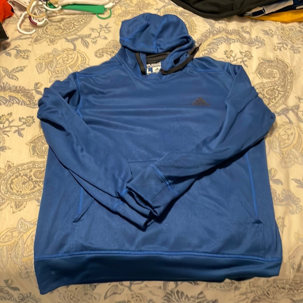 Light weight the go to hoodie. Size L